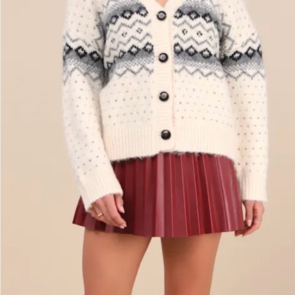 Lulu's Cream and Black Design Sweater